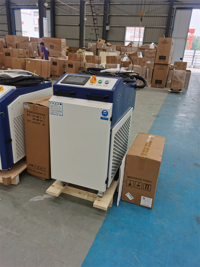 Industrial Laser Rust Remover - 6000W High-Power Continuous Laser Cleaning Machine