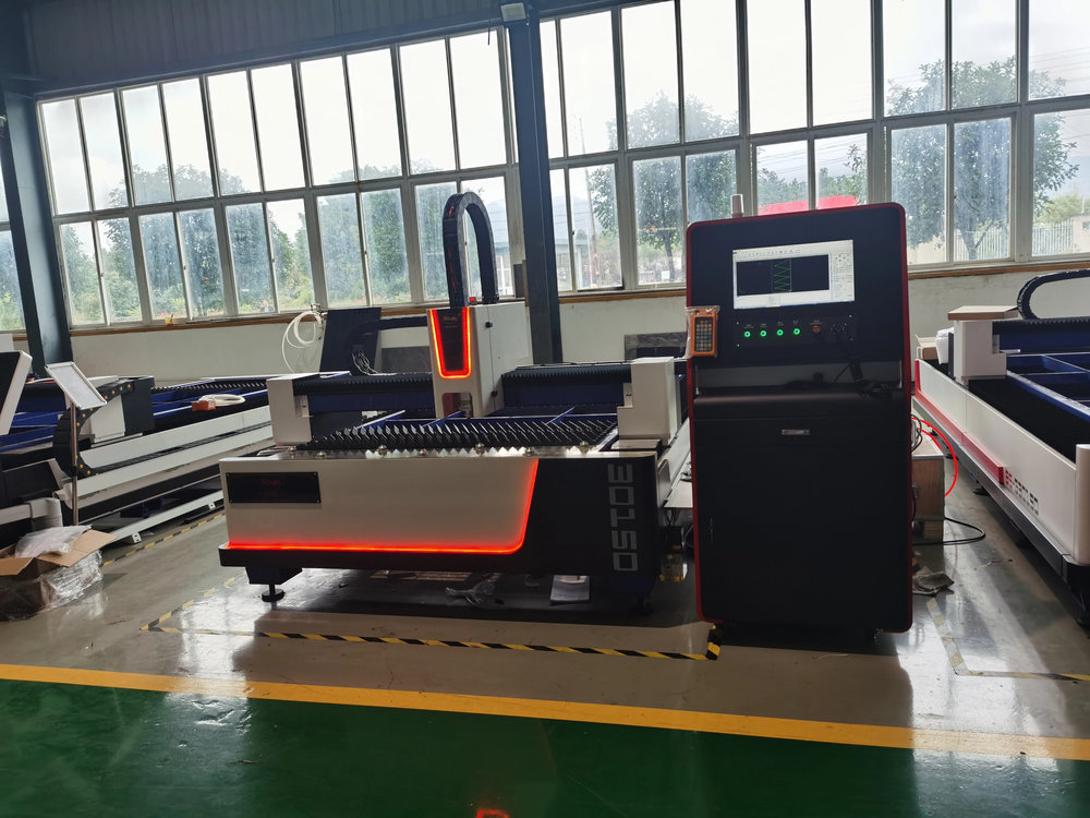 3015 3000W Fiber Laser Cutting - Industrial Laser Cutting Machine Price 评论和价格