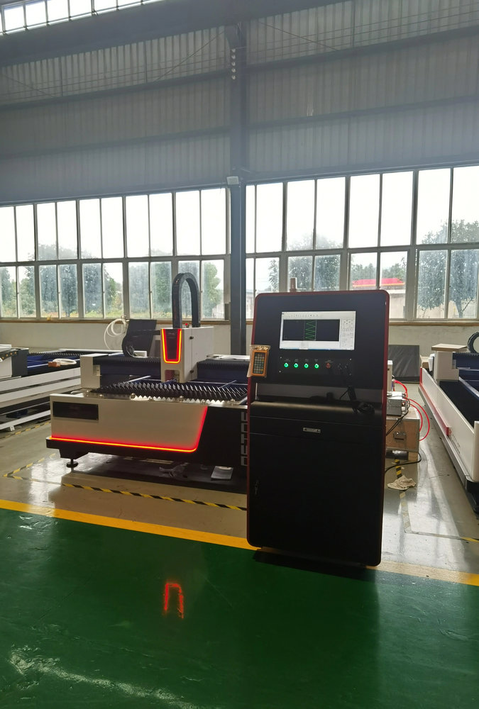 3015 3000W Fiber Laser Cutting - Industrial Laser Cutting Machine Price 评论和价格